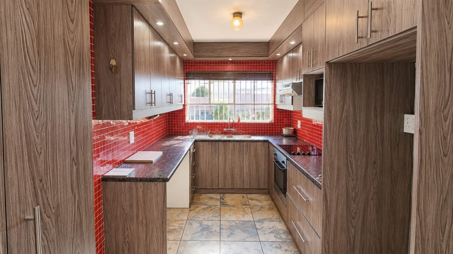 4 Bedroom Property for Sale in Windsor Park Estate Western Cape